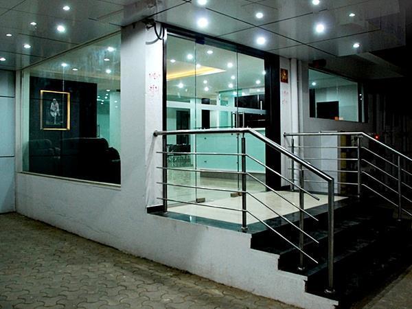 Sai Srushti Otel Shirdi Dış mekan fotoğraf