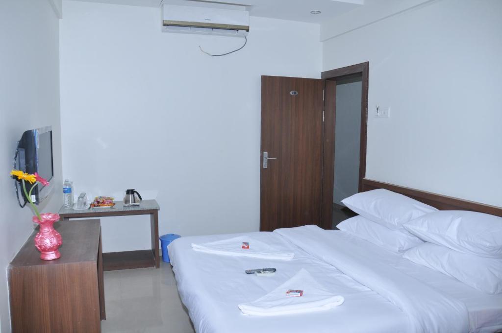 Sai Srushti Otel Shirdi Dış mekan fotoğraf
